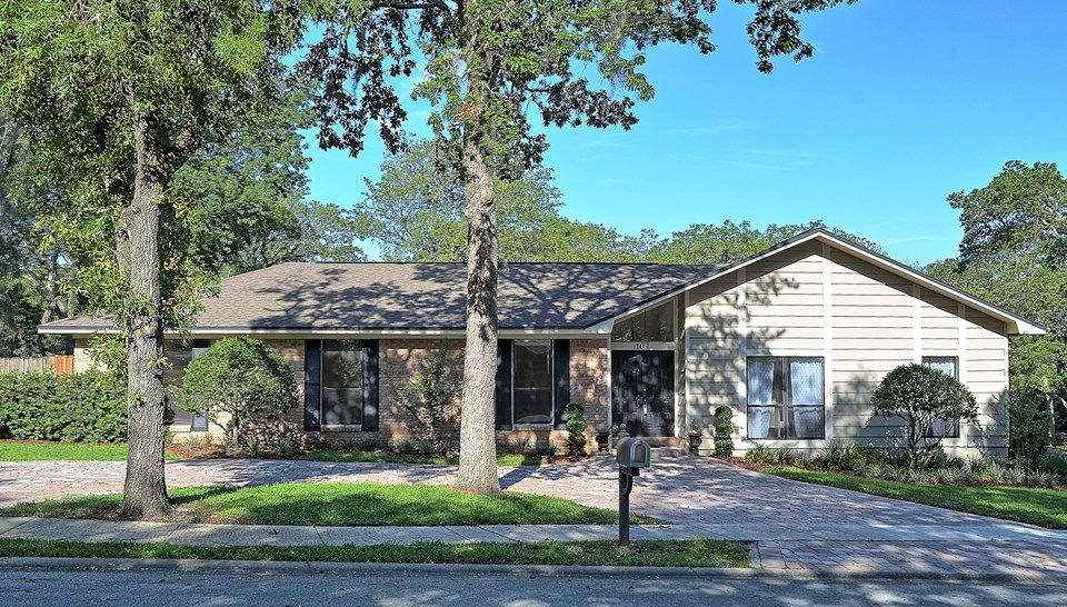 100 Crestwood